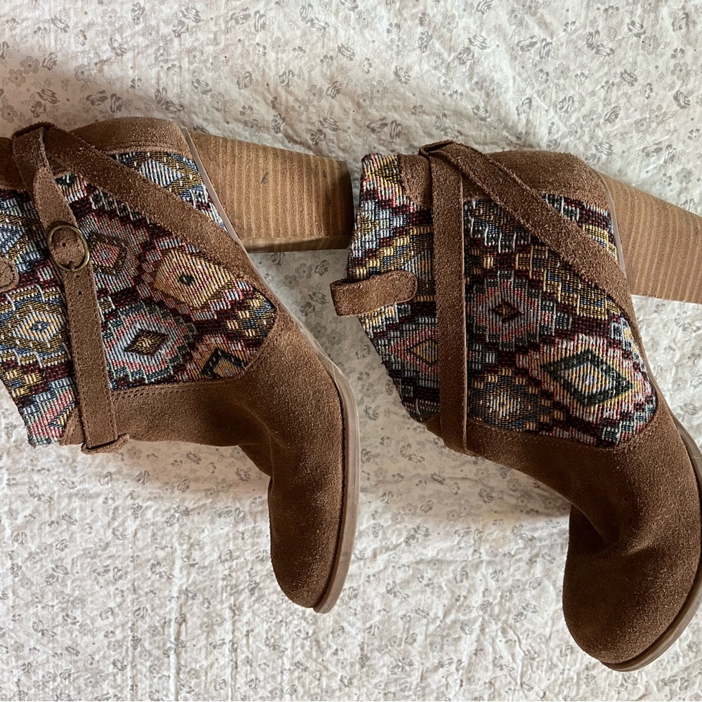 American Eagle Outfitter Bottles - image 7